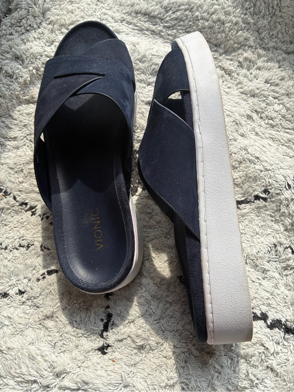 Vionic Slide Sandals Size 9.5 - Picture 2 of 6